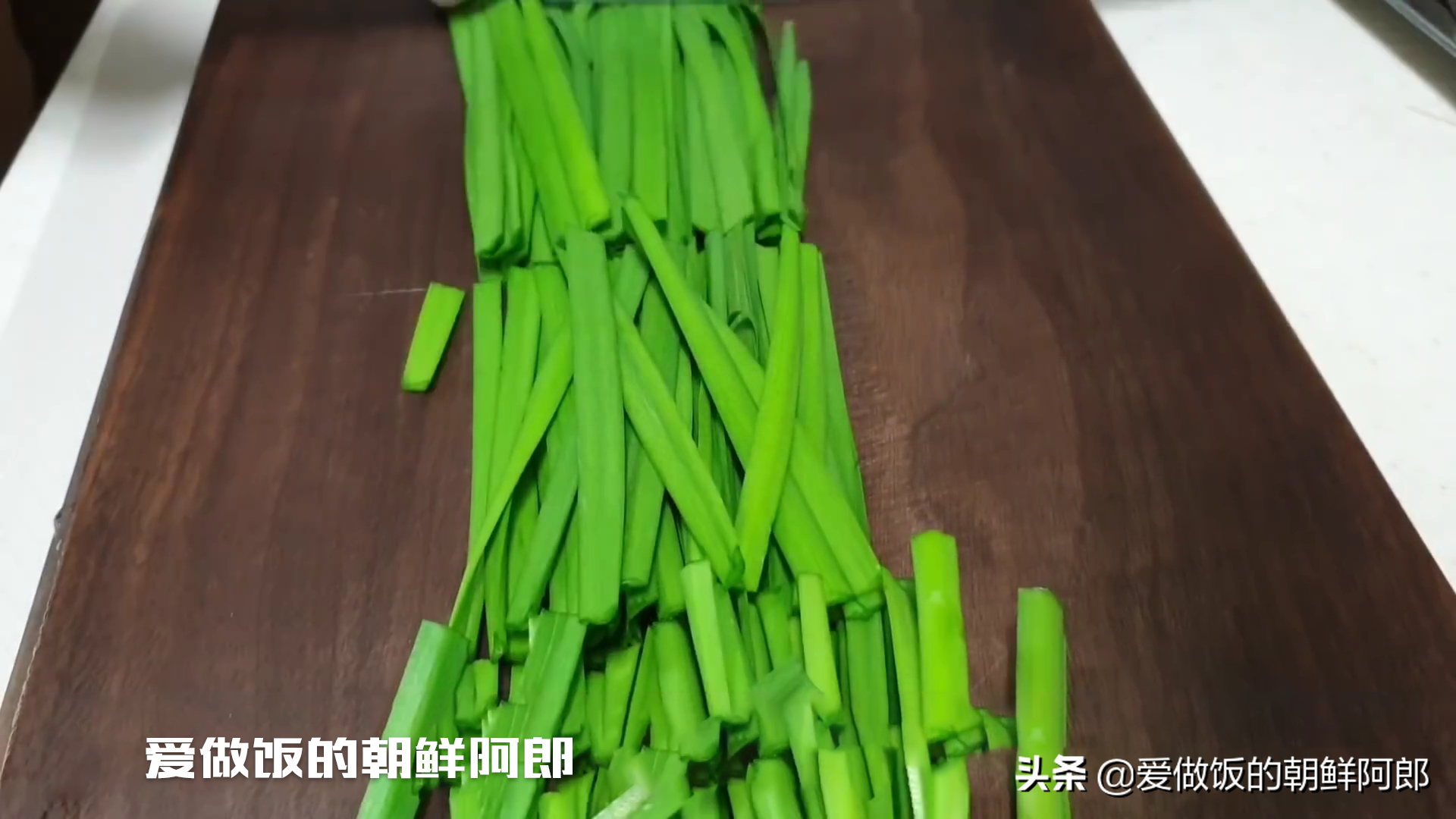 绿豆芽煮多久会熟（超级简便绿豆芽凉拌菜）