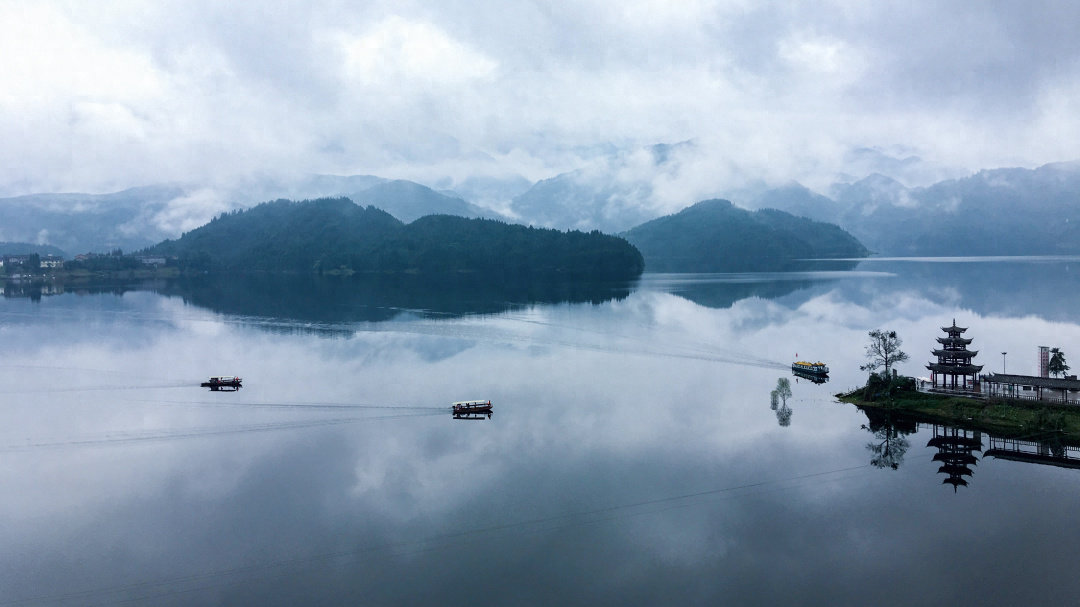 适合下雨天旅游景点（ 下雨天的瓦屋山美景分享）