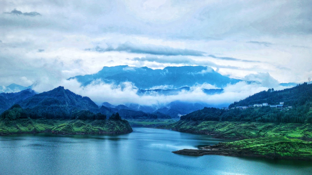 适合下雨天旅游景点（ 下雨天的瓦屋山美景分享）