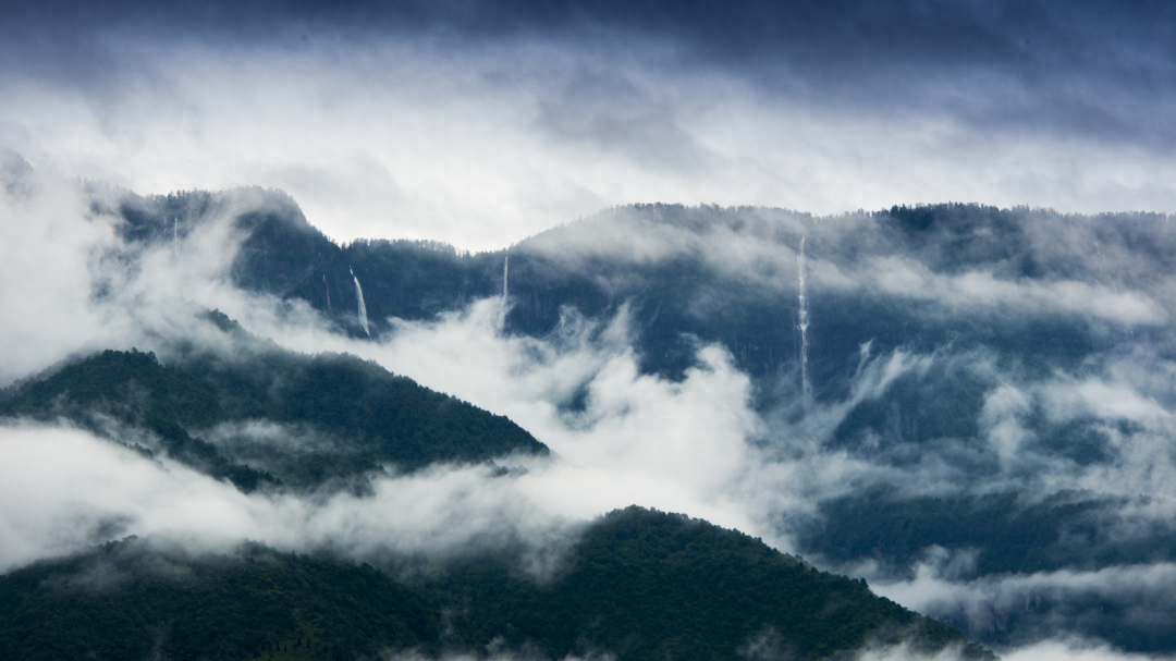 适合下雨天旅游景点（ 下雨天的瓦屋山美景分享）