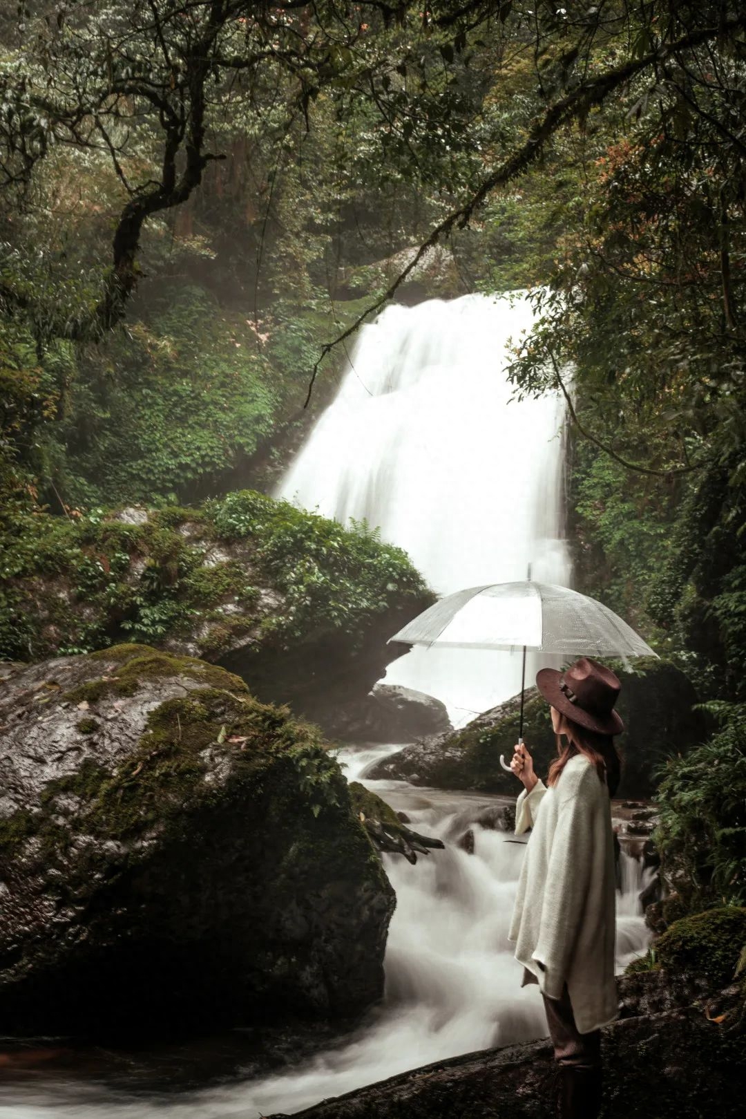 适合下雨天旅游景点（ 下雨天的瓦屋山美景分享）