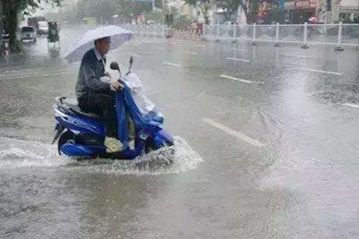 电瓶车可以淋雨吗（电动车雨天注意事项）